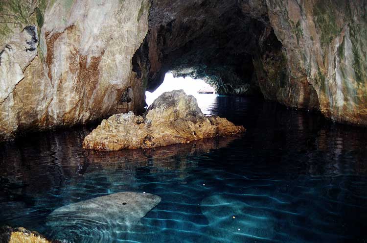 grotta-del-leone