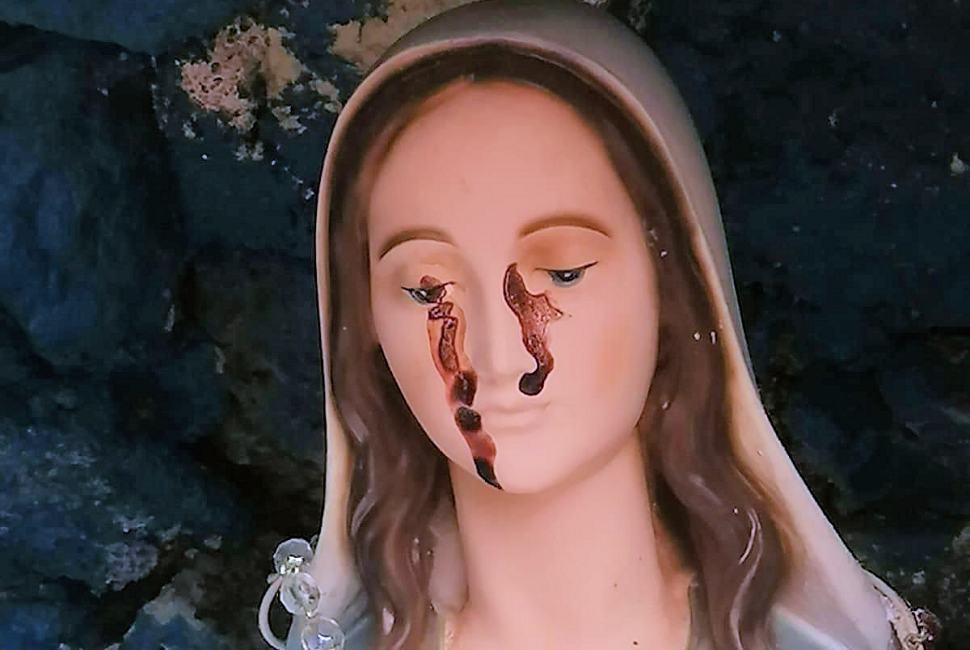 Statua Della Madonna Piange Le Lacrime Non Sono Sangue Quicosenza