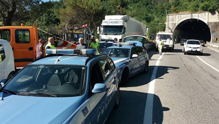 Grave Incidente Sulla Statale Nella Galleria Crocetta Muore