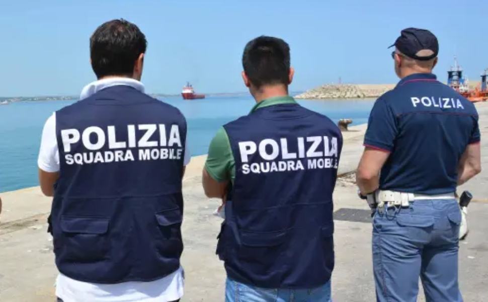 Sbarco Di Migranti Fermato Presunto Scafista E Un Egiziano Di