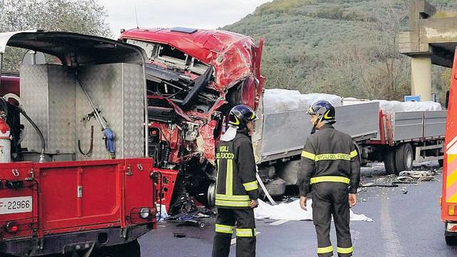 Vigili del Fuoco incidente camion