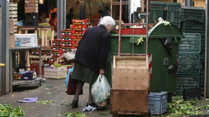 cosenza-sussidi-cuoni-spesa