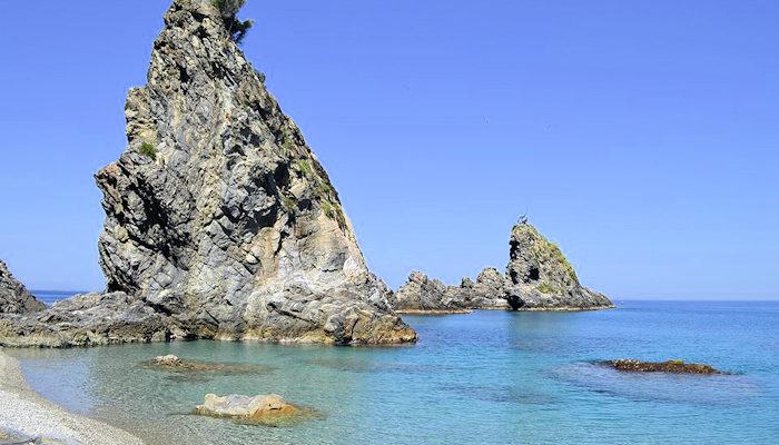 Lincantevole Spiaggia Della Tonnara Di Palmi Dove Il