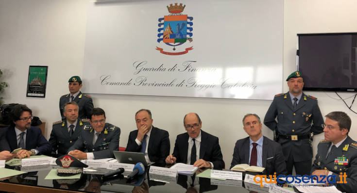 Operazioni "Cumbertazione" e "5 Lustri", eseguiti 33 fermi - NOMI e AZIENDE SEQUESTRATE 57 Conferenza stampa GDF Reggio