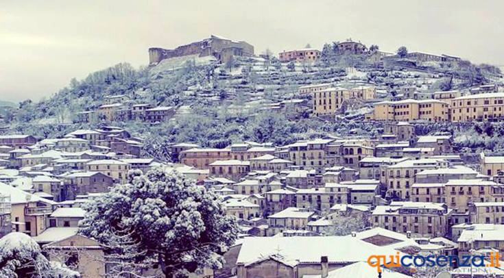 Il centro storico di Cosenza e il castello Svevo nello scatto di Ettore Mazzocca