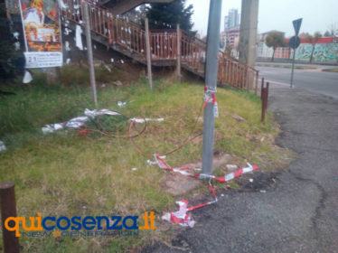 FOTONOTIZIA - Auto sbanda nella notte su via Marconi, nessun ferito 59 IMG-20170121-WA0006