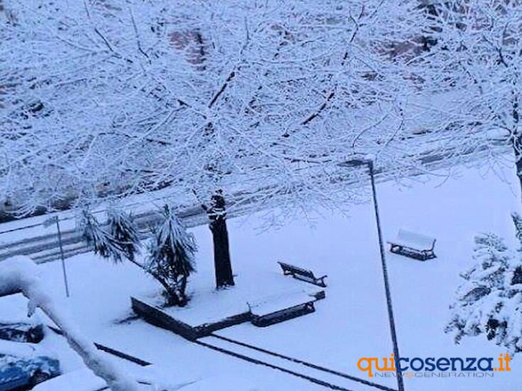 Cosenza, Enrico Carlomagno a Torre Alta Piazza. Foto Anna Maria Maimone