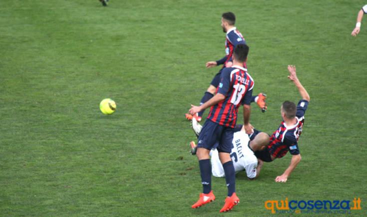 Azione scivolata Cosenza