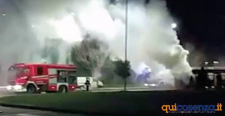 Bus amaco in fiamme2