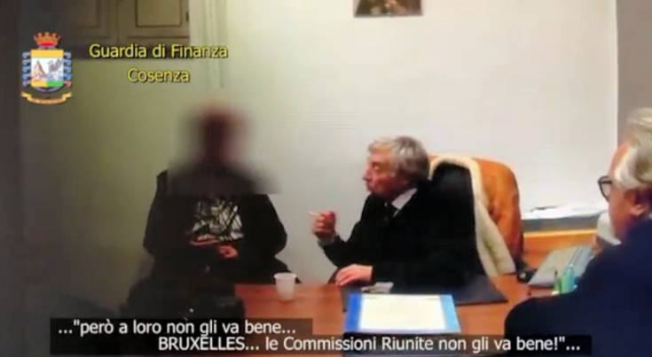 Funzionario UE finto