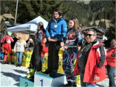 Giovane calabrese si conferma campionessa nazionale di Sci Alpino 54 Maria-Giovanna-Quattrone_premiazione