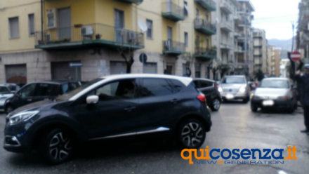 FOTONOTIZIA - Parcheggio selvaggio blocca i Vigili del Fuoco: traffico in tilt su via Miceli 61 Traffico