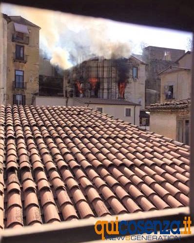 incendio centro storico santa lucia (3)