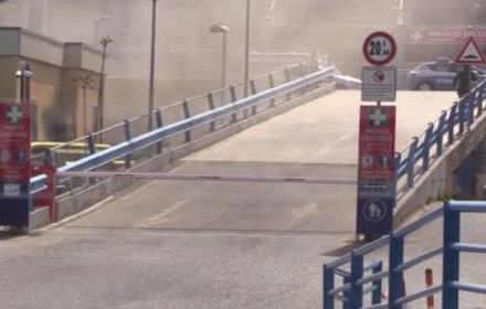 Densa nube di fumo dai sotterranei dell'Annunziata, saltata una cabina elettrica. Nessun ferito 54 ospedale 2 incendio