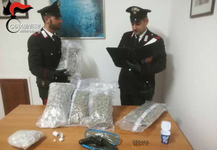 Scoperta una piantagione di marijuana e 6 chili nascosti sotto la sabbia (FOTO e VIDEO) 63 Africo droga1