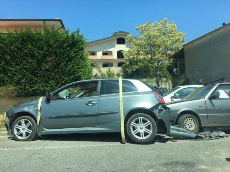 incidente auto coinvolta