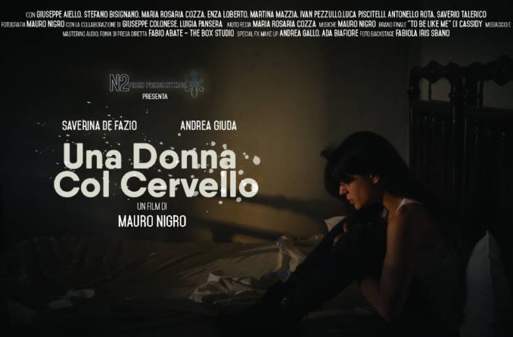 locandina una donna col cervello 01