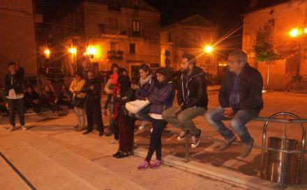 "La discarica di Celico deve chiudere": s'infiamma la protesta, assemblea permanente in piazza 60 assemblea cap4