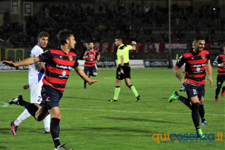 Cosenza grinta, cuore... e vittoria pesantissima. Matera battuto 2 a 1 126 cosenzamatera301