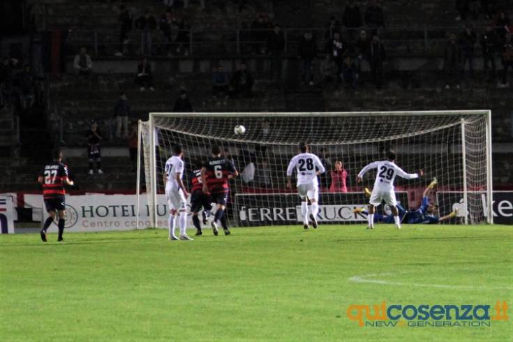 Cosenza grinta, cuore... e vittoria pesantissima. Matera battuto 2 a 1 128 cosenzamatera501