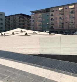 Piazza Bilotti, Morcavallo: "Un forno a cielo aperto e l'ovovia come a Cortina" 54 Piazza Bilotti2