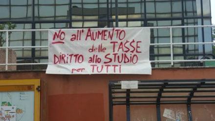 Protesta tasse Unical