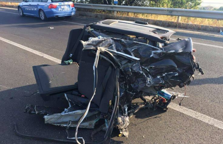 Tragico incidente sulla statale 106 jonica, una vittima (FOTO) 68 incidente corigliano 06