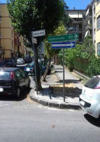 Oltre il ‘miglio dorato', Cosenza cade a pezzi…ormai si pensa solo alle futilità 57 Marciapiedi Cosenza2