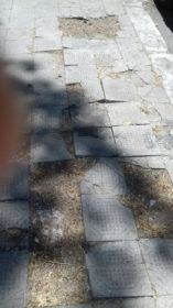 Oltre il ‘miglio dorato', Cosenza cade a pezzi…ormai si pensa solo alle futilità 56 Marciapiedi Cosenza3