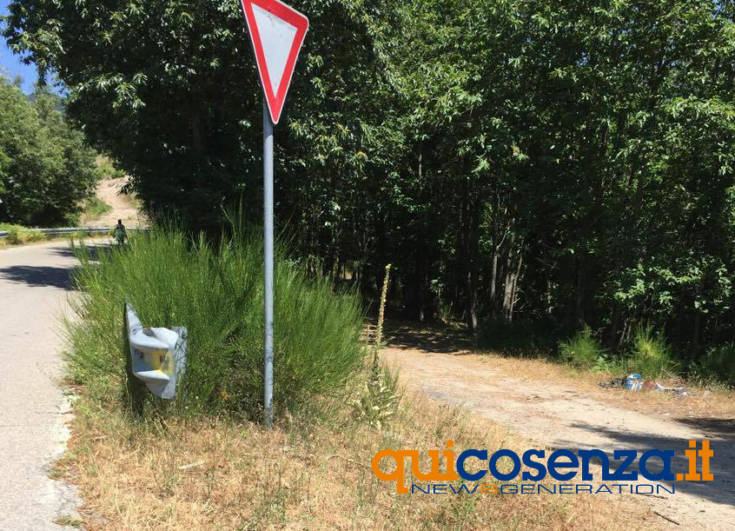 Strada sila rifiuti pneumatici 01 - Copia