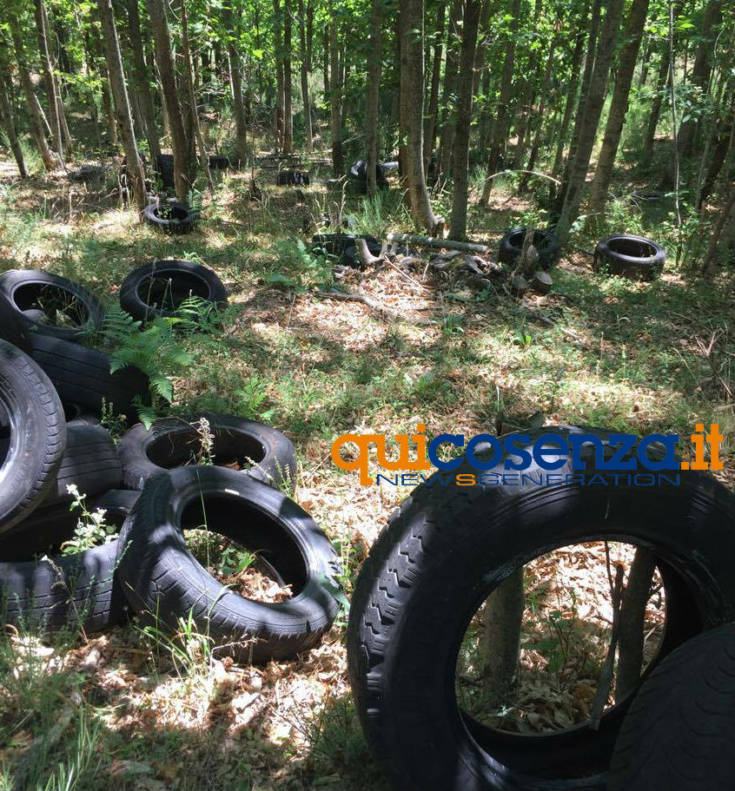 Strada sila rifiuti pneumatici 02 - Copia