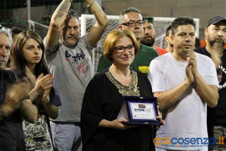 Gli ultras Cosenza ricordano "Ettaruzzo". Domani l'ottavo memorial Ettore Covello 64 ettorecovello301