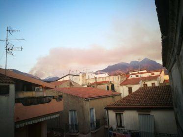 Gli incendi continuano a devastare la provincia di Cosenza. In fiamme la Sila e Vadue (FOTO) 74 diamante2