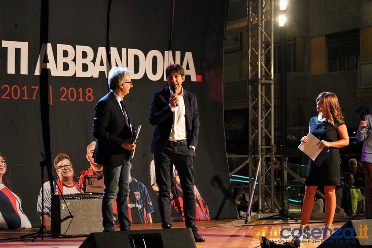 presentazionecosenzacalcios1101