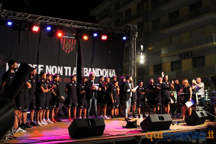 presentazionecosenzacalcios1701