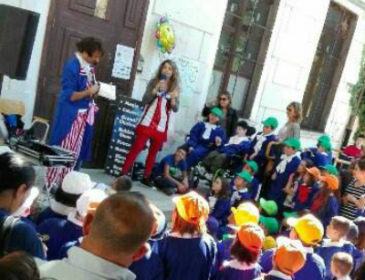 FOTONOTIZIA - Associazione "Anche noi siamo utili" dona un defibrillatore alla scuola di via Milelli 57 Associazione dona defibrillatore