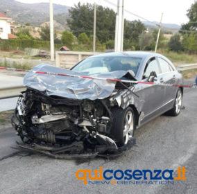 Terribile schianto a Luzzi tra una Mercedes ed una Citroen, muoiono marito e moglie 56 Auto distrutta