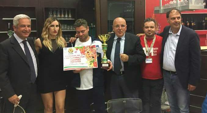 La pizza trionfa a Rende, grande successo per il 3° Trofeo "Pizza Eccellenza d'Italia" 57 pizza trofeo rende 02