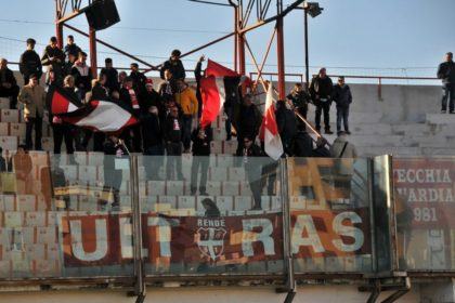 Il Rende sulle ali dell'entusiasmo affronta l'esame Siracusa 54 ultras rende