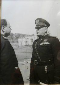 visita mussolini ospedale durante i lavori con il podestà arnoni