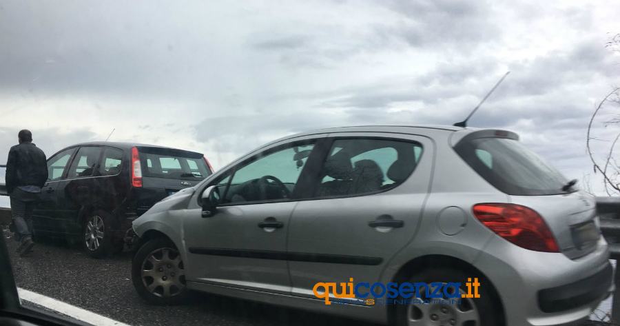 FOTONOTIZIA - Incidente sulla 107 nei pressi dell'innesto al vecchio tracciato della Crocetta 57 incidente 107 paola