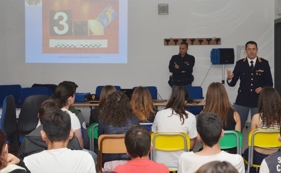 polizia scuole
