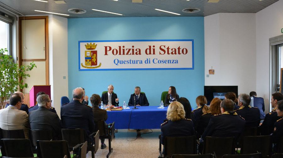 Il Direttore Centrale Anticrimine della Polizia di Stato in visita alla Questura di Cosenza 54 questore rizzi 2