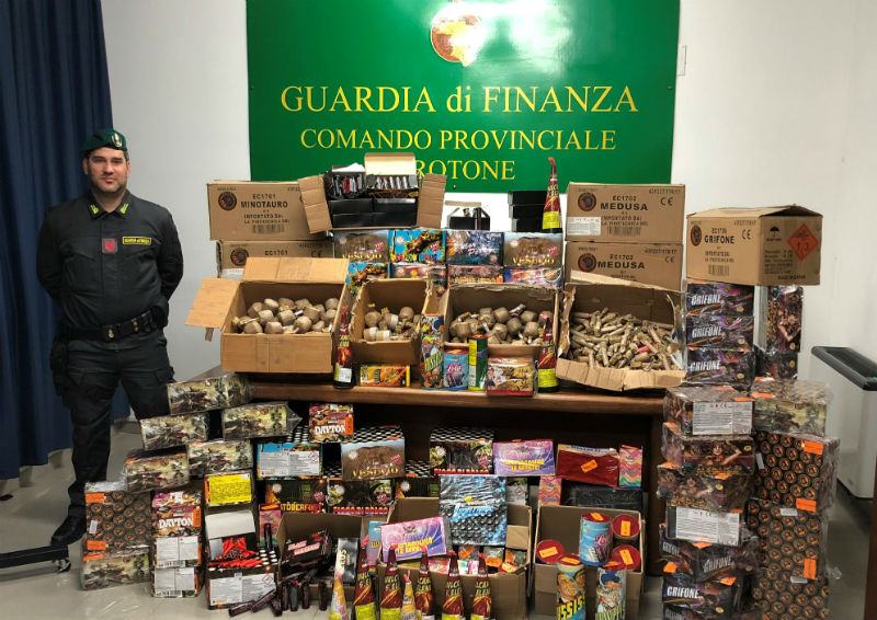 fuochi crotone finanza 02