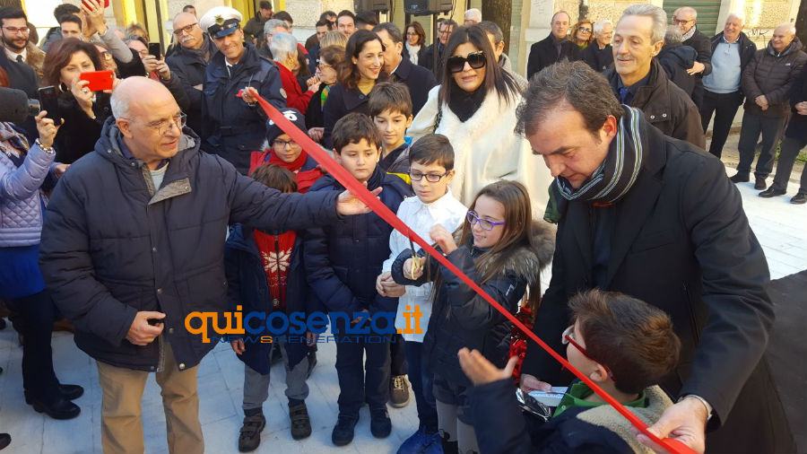 taglio nastro piazza 25 luglio