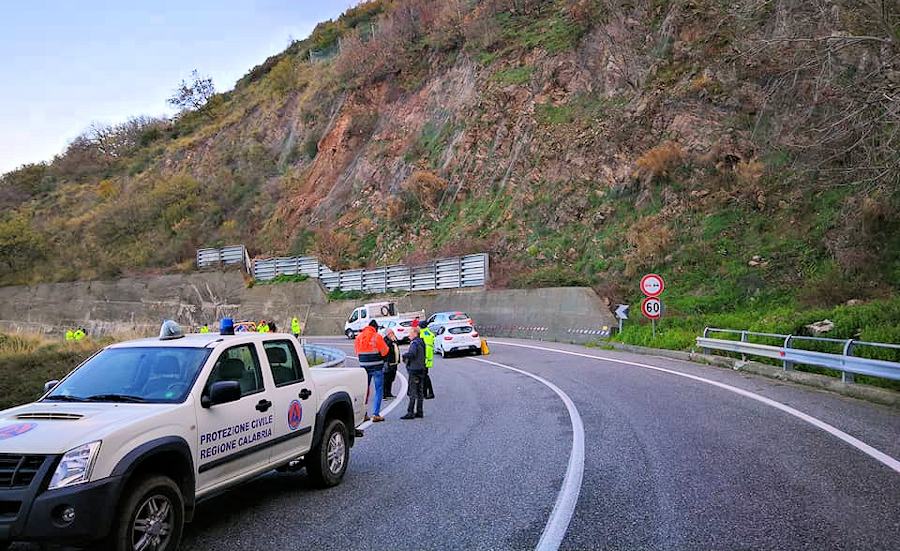Maltempo, resta chiusa la SS 107 tra Cosenza e Paola. Enormi disagi tra i pendolari (AUDIO) 56 Frana 107 Paola_02