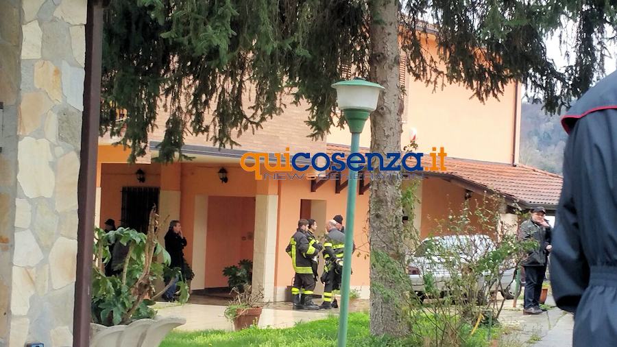 Famiglia sterminata a colpi di pistola, quattro cadaveri in una villetta di Rende (FOTO) 54 Morte via malta famiglia10