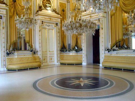 Salone degli Specchi-Castello di Corigliano