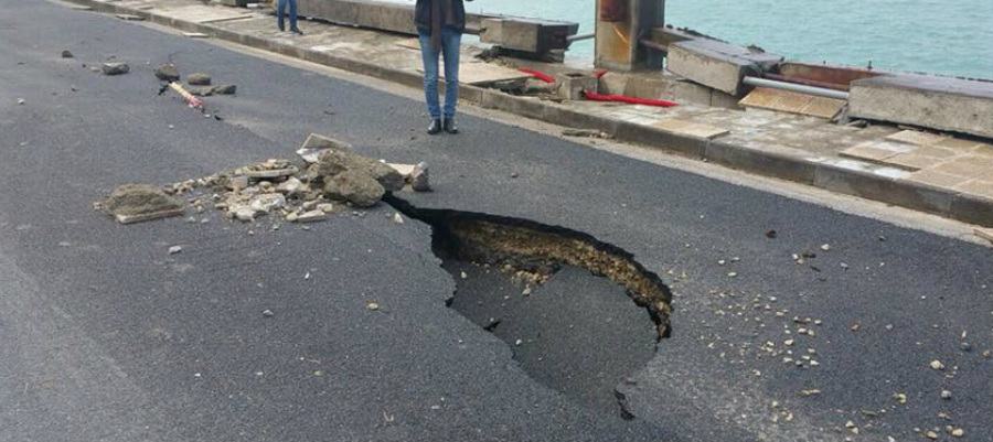 Mareggiate sul Tirreno, Gallo: "Regione congeli tariffa rifiuti e rinunci a canoni demaniali" 57 Danni mareggiate 02