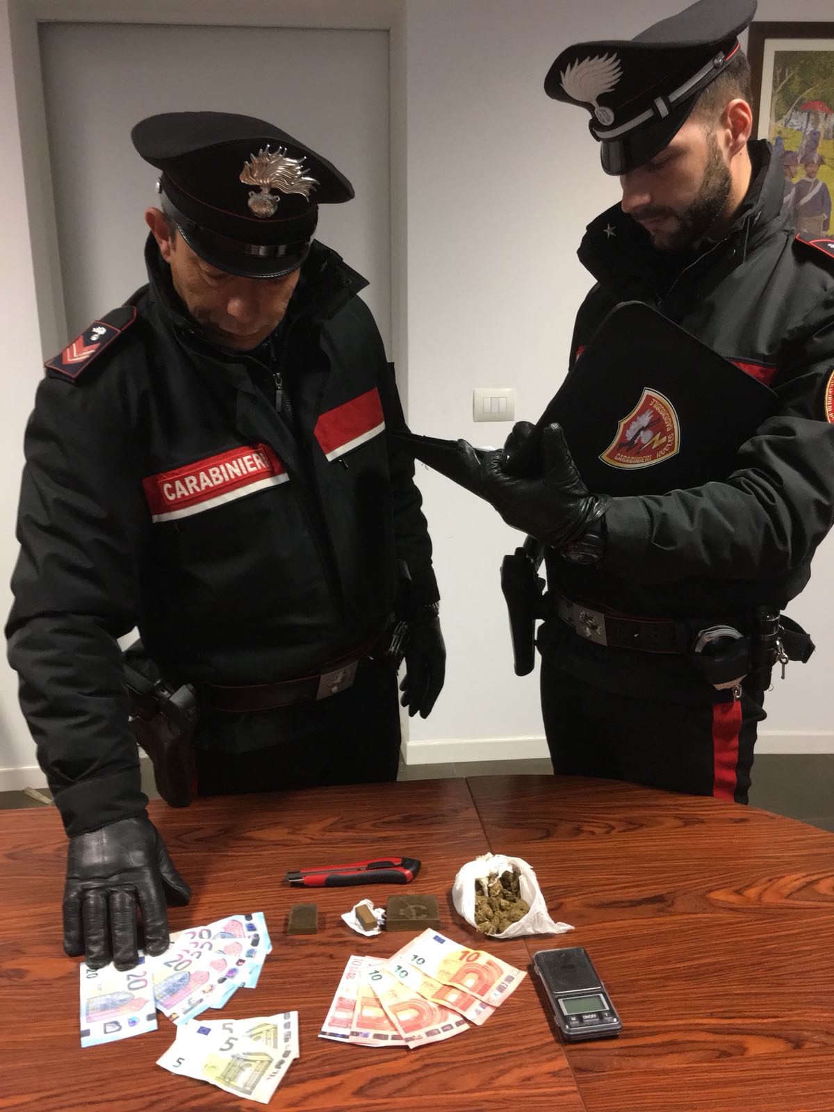 Studente universitario arrestato per spaccio a Rende 54 Foto Carabinieri Rende 1